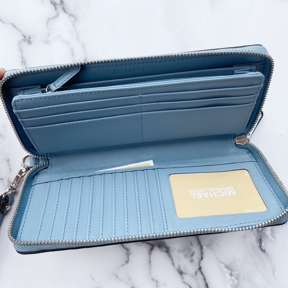 Michel kors large continental wristlet wallet - Picture 4 of 8